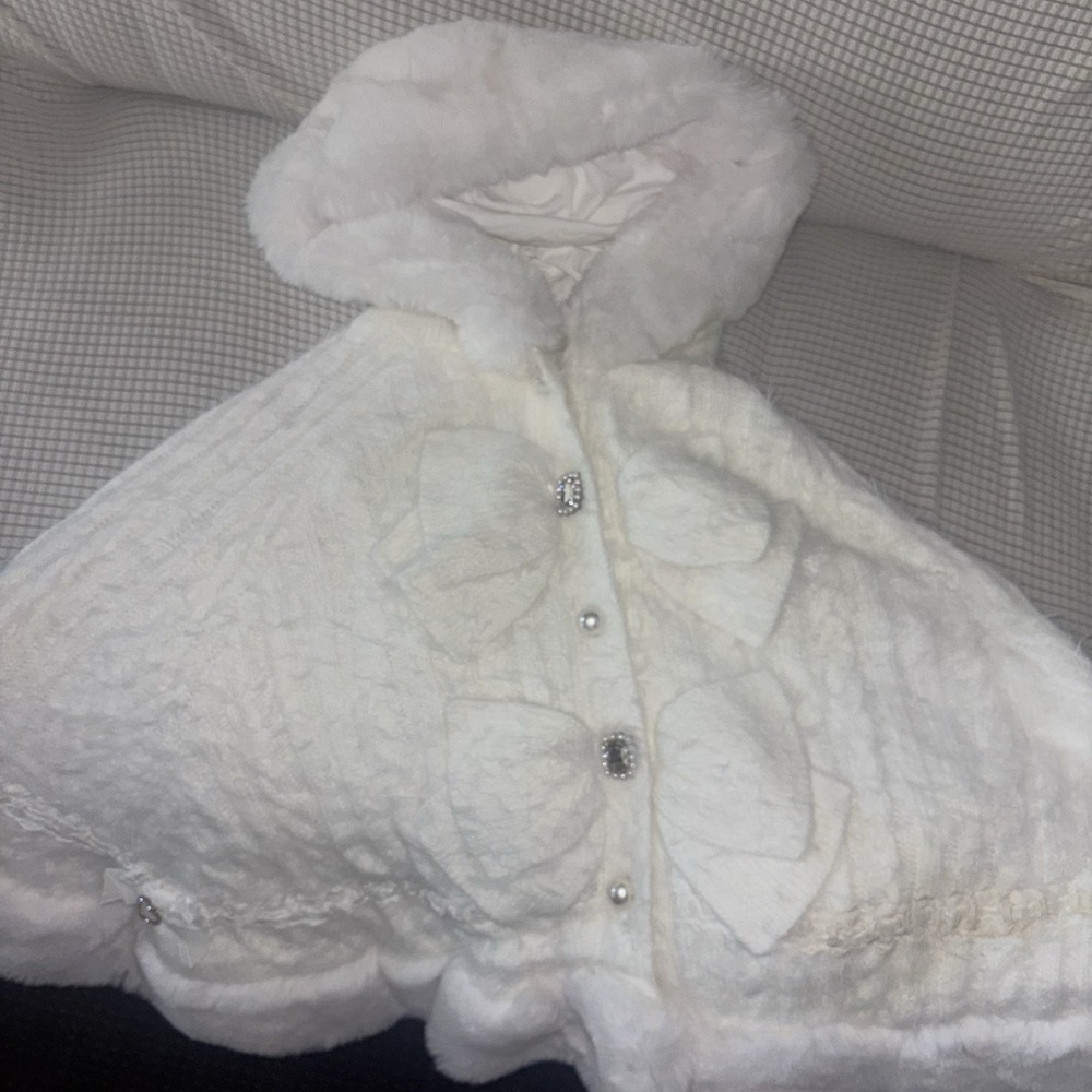 LIZ LISA White Faux Fur Trim Hooded Capelet Bows Pearl Rhinestone Coquette Kei